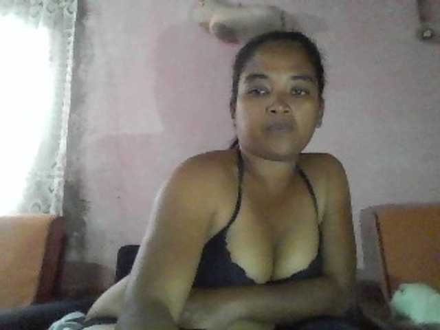 annah3, en vivo ahora en BongaCams