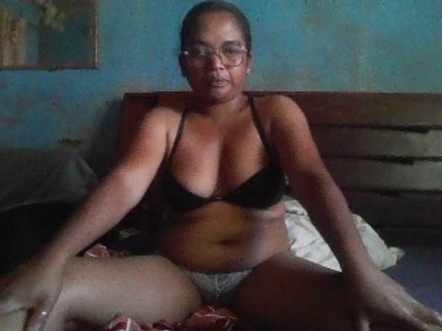 annah3 live cam on BongaCams