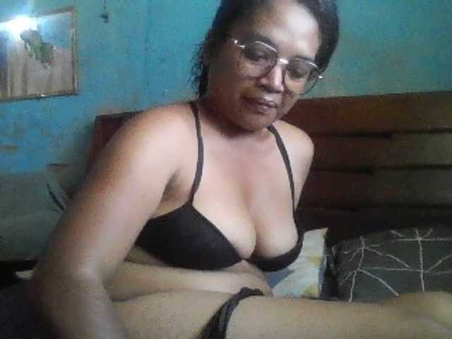 annah3 live cam on BongaCams