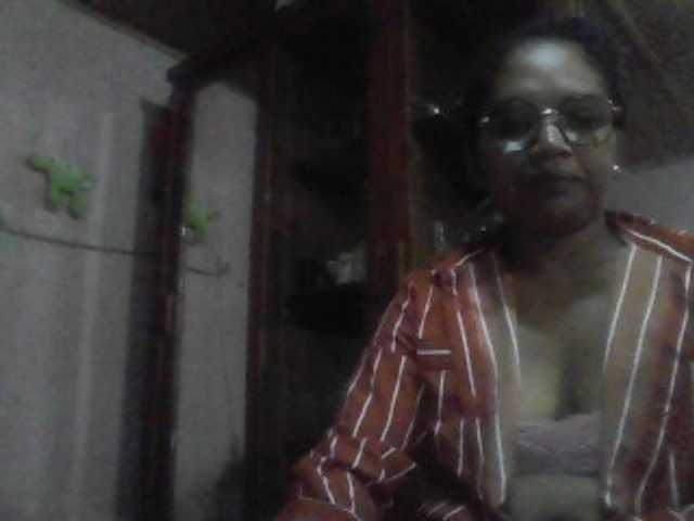 annah3 live cam on BongaCams