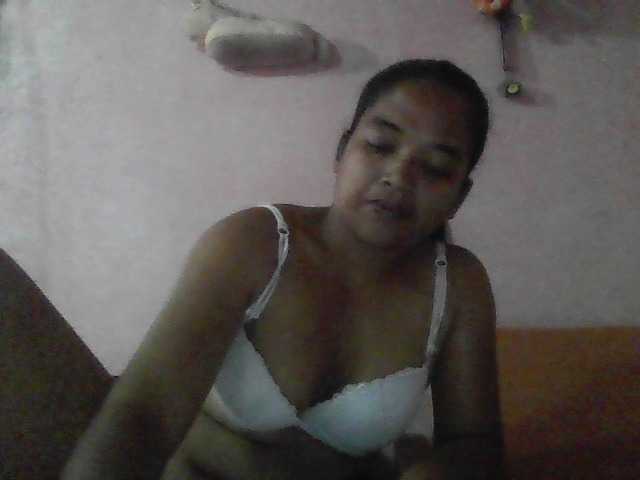 annah3, live now on BongaCams