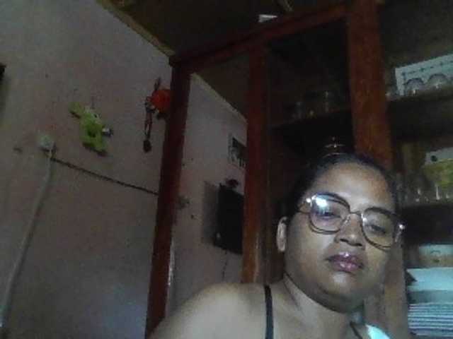 annah3, live now on BongaCams