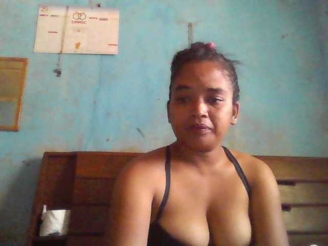 annah3 live cam on BongaCams