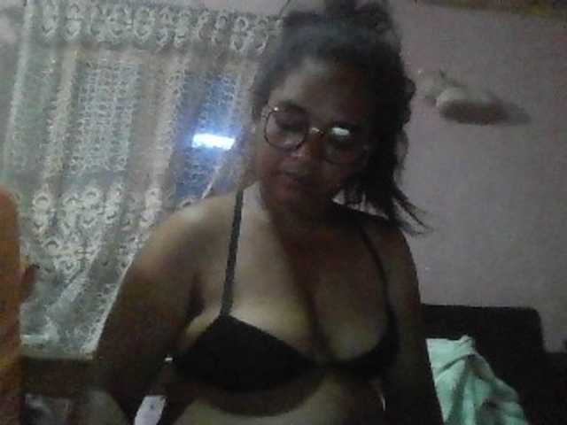 annah3 live cam on BongaCams