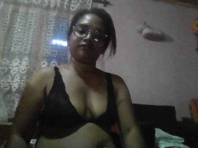 annah3 live cam on BongaCams