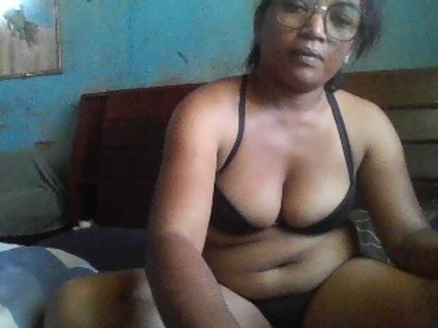 annah3 live cam on BongaCams