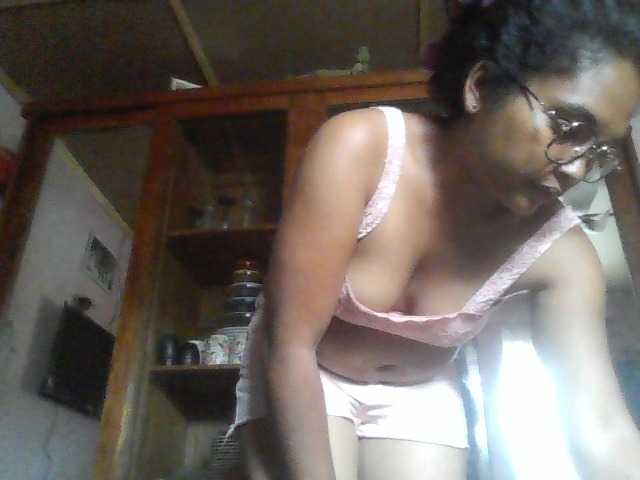 annah3 live cam on BongaCams