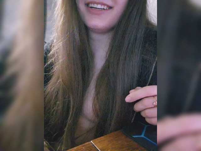Militur, live now on BongaCams