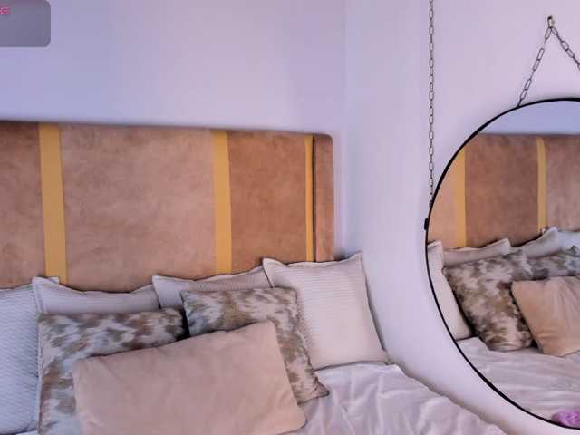 nicolelopez, live now on BongaCams