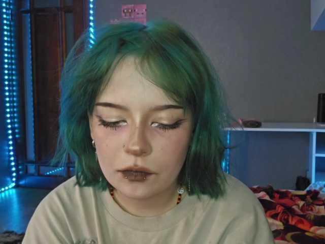 SharikaAge live cam on BongaCams