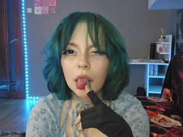 SharikaAge live cam on BongaCams