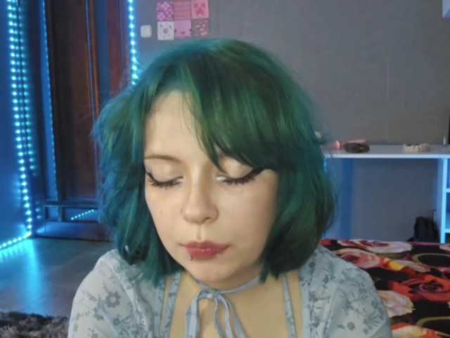 SharikaAge live cam on BongaCams