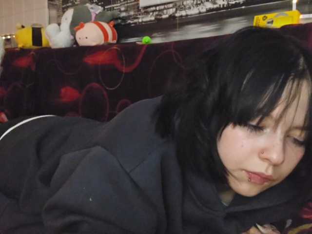 SharikaAge live cam