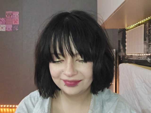SharikaAge live cam on BongaCams
