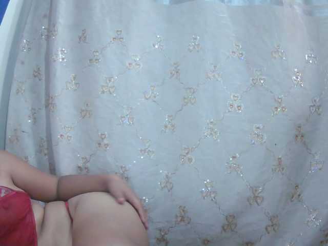 Donia77 live cam on BongaCams