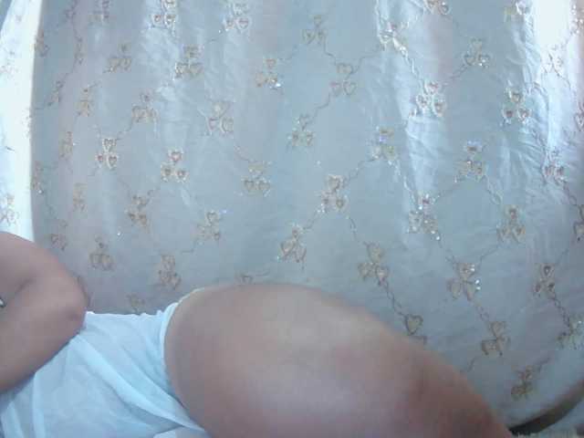 Donia77 live cam on BongaCams