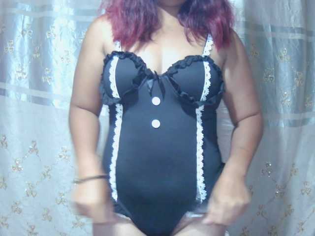 Donia77, modelo webcam