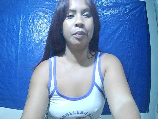 Donia77, live now on BongaCams