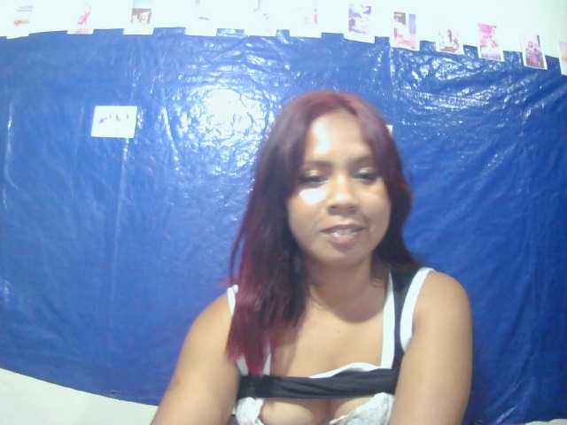 Donia77 live cam preview