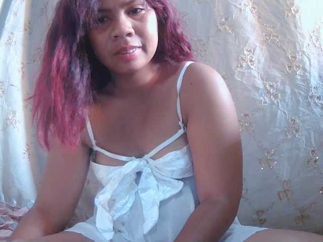 Donia77 live cam on BongaCams