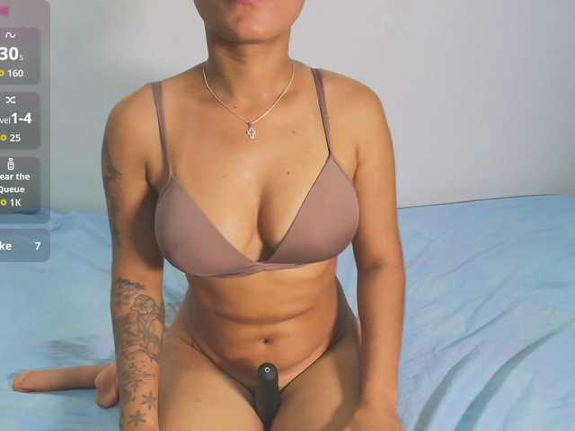 Daizlalezma-1 live cam on BongaCams
