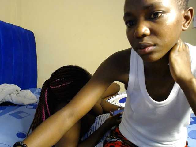 le modèle FreakyTogether est en webcam porno dans un show sur le site bongacams, il possède les tags suivants: Ebony,Brunette,Shaved