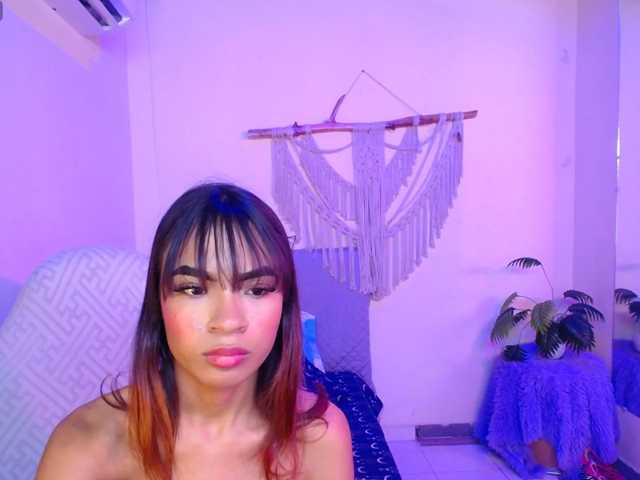 Velvet-Dream live cam on BongaCams