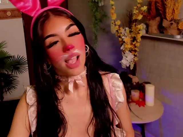 Lucy-clinton live cam on BongaCams