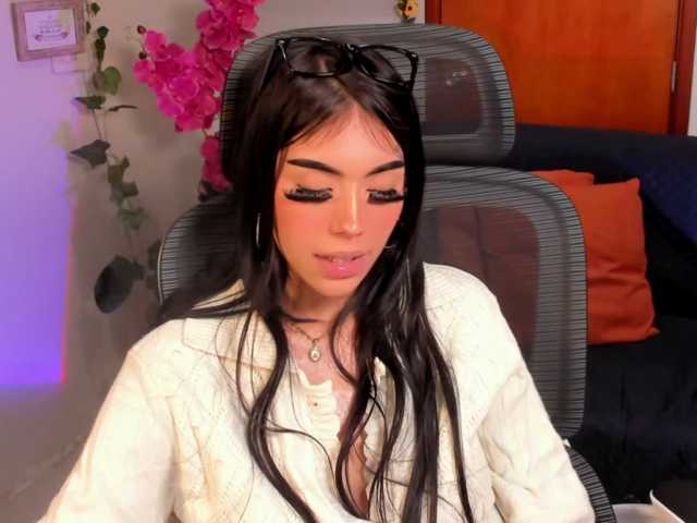 Lucy-clinton live cam on BongaCams