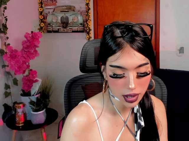 Lucy-clinton live cam on BongaCams