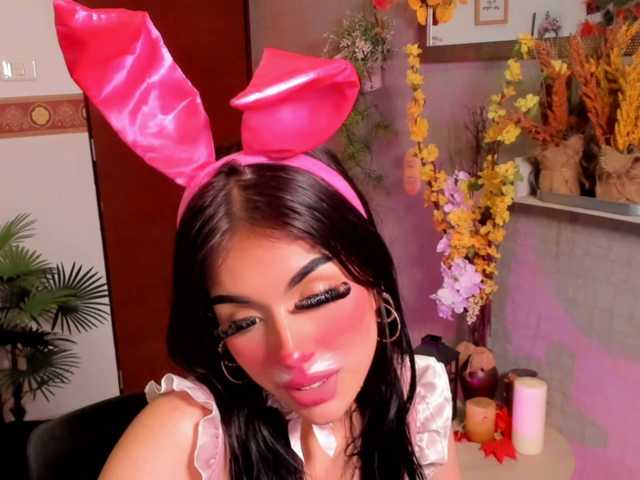 Lucy-clinton live cam on BongaCams