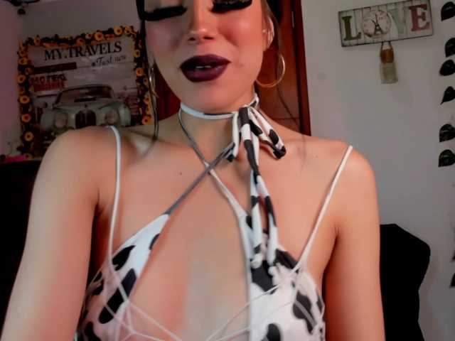 Lucy-clinton live cam on BongaCams