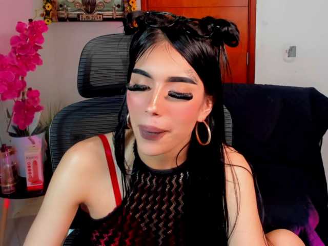 Lucy-clinton live cam on BongaCams