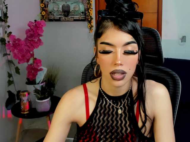 Lucy-clinton live cam on BongaCams