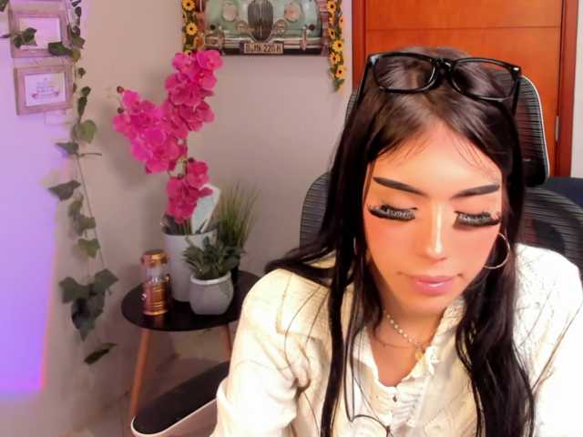 Lucy-clinton live cam on BongaCams