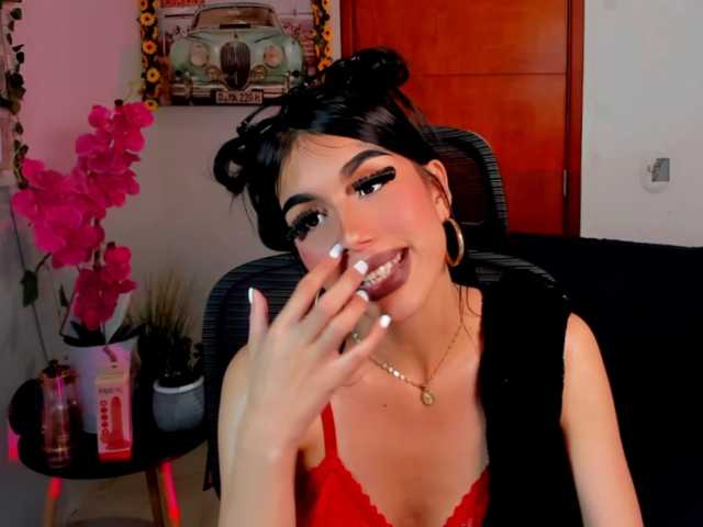 Lucy-clinton live cam on BongaCams