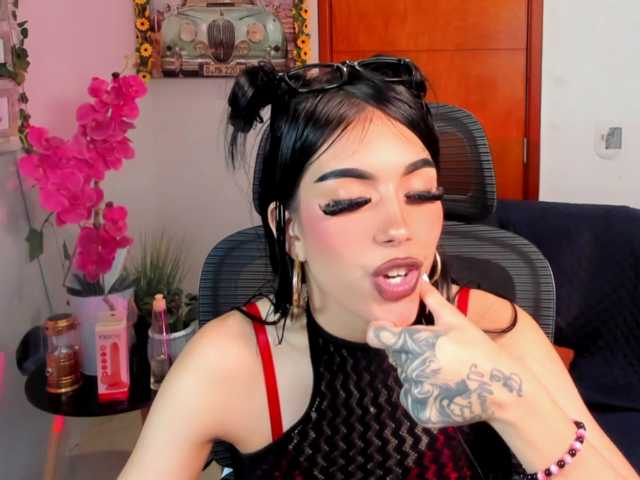 Lucy-clinton live cam on BongaCams