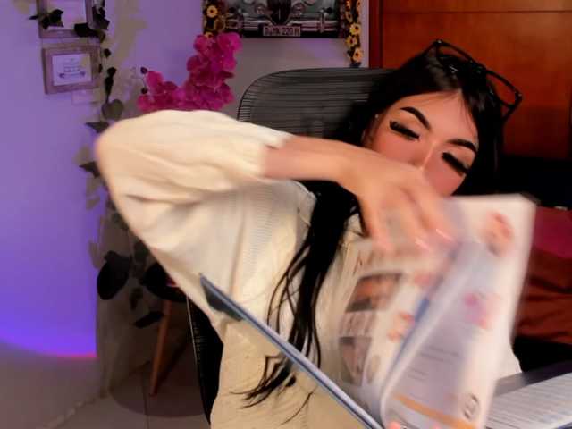 Lucy-clinton live cam on BongaCams