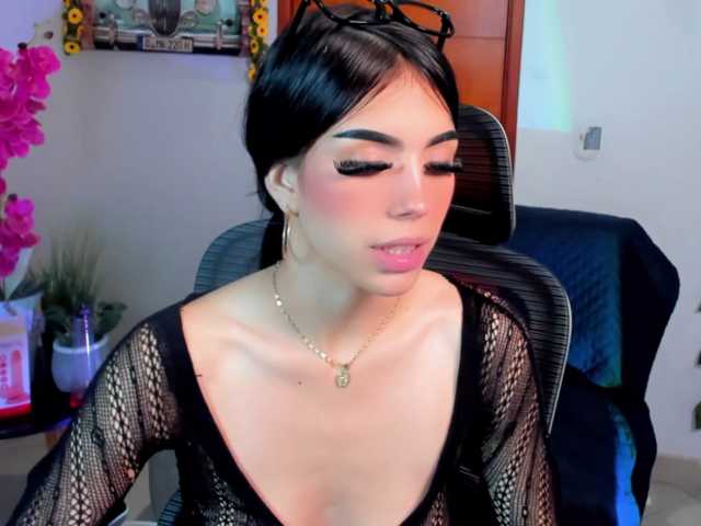 Lucy-clinton live cam on BongaCams