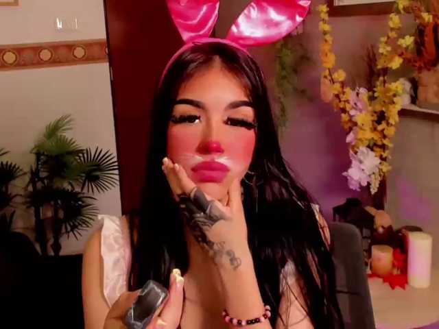 Lucy-clinton live cam on BongaCams