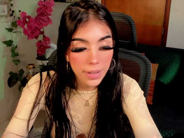 Lucy-clinton live cam on BongaCams