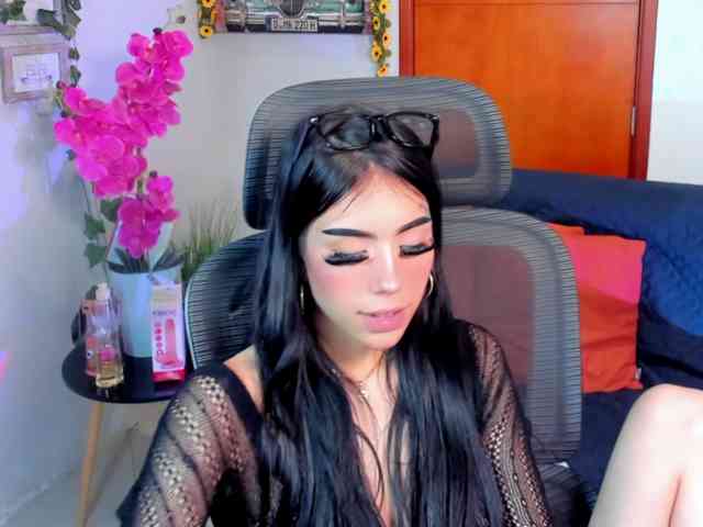 Lucy-clinton webcam