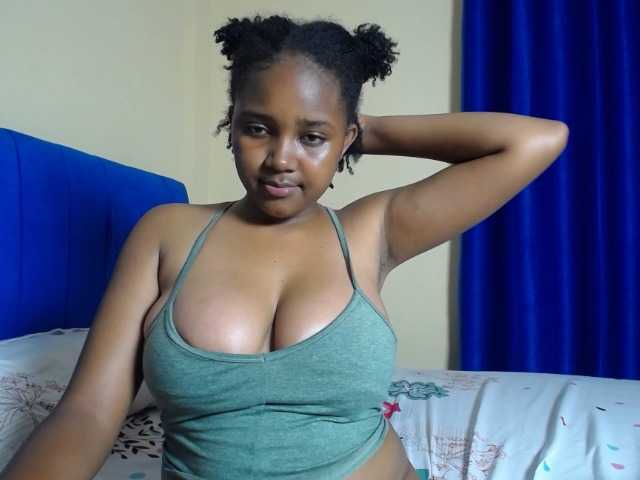 CumCloserr, live now on BongaCams