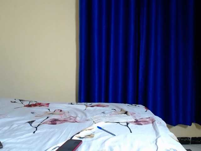 CumCloserr live cam preview