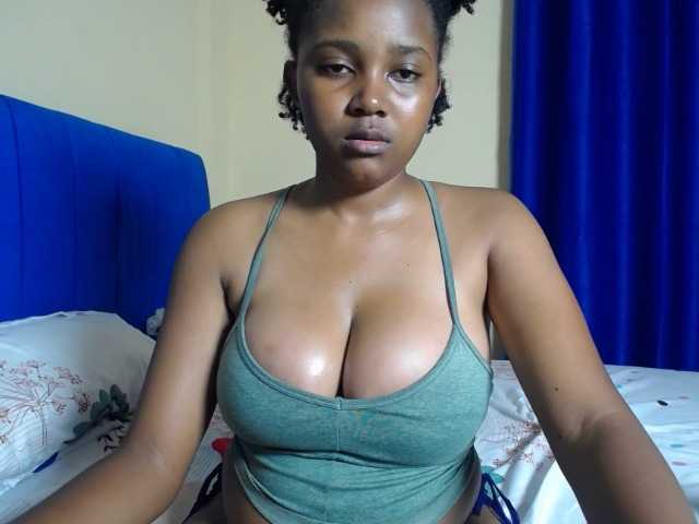 CumCloserr, live now on BongaCams