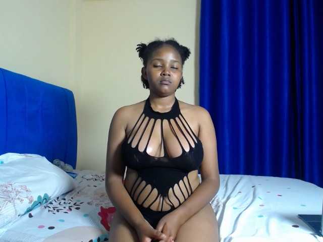 CumCloserr, live now on BongaCams