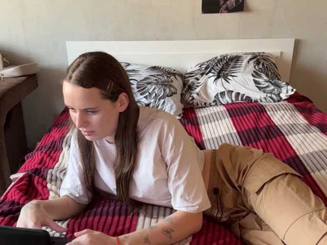OliviaMir webcam