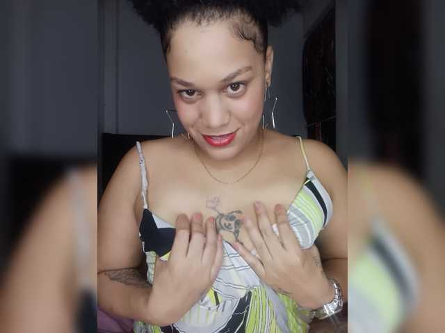 Misteriolatinaco live cam on BongaCams