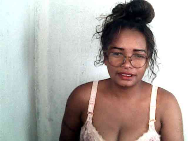 Sexygirl11 webcam