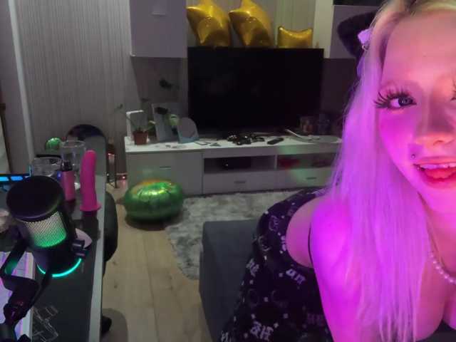 PaleSuccubus live cam on BongaCams